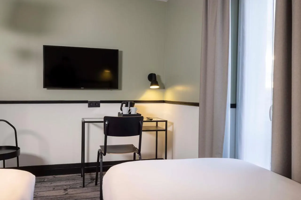 De L'aqueduc Otel 3*